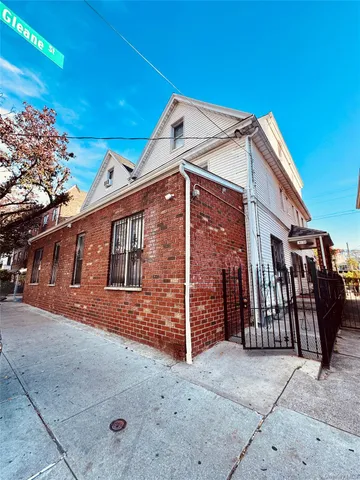 $969,900 | 92-04 43rd Avenue | Elmhurst