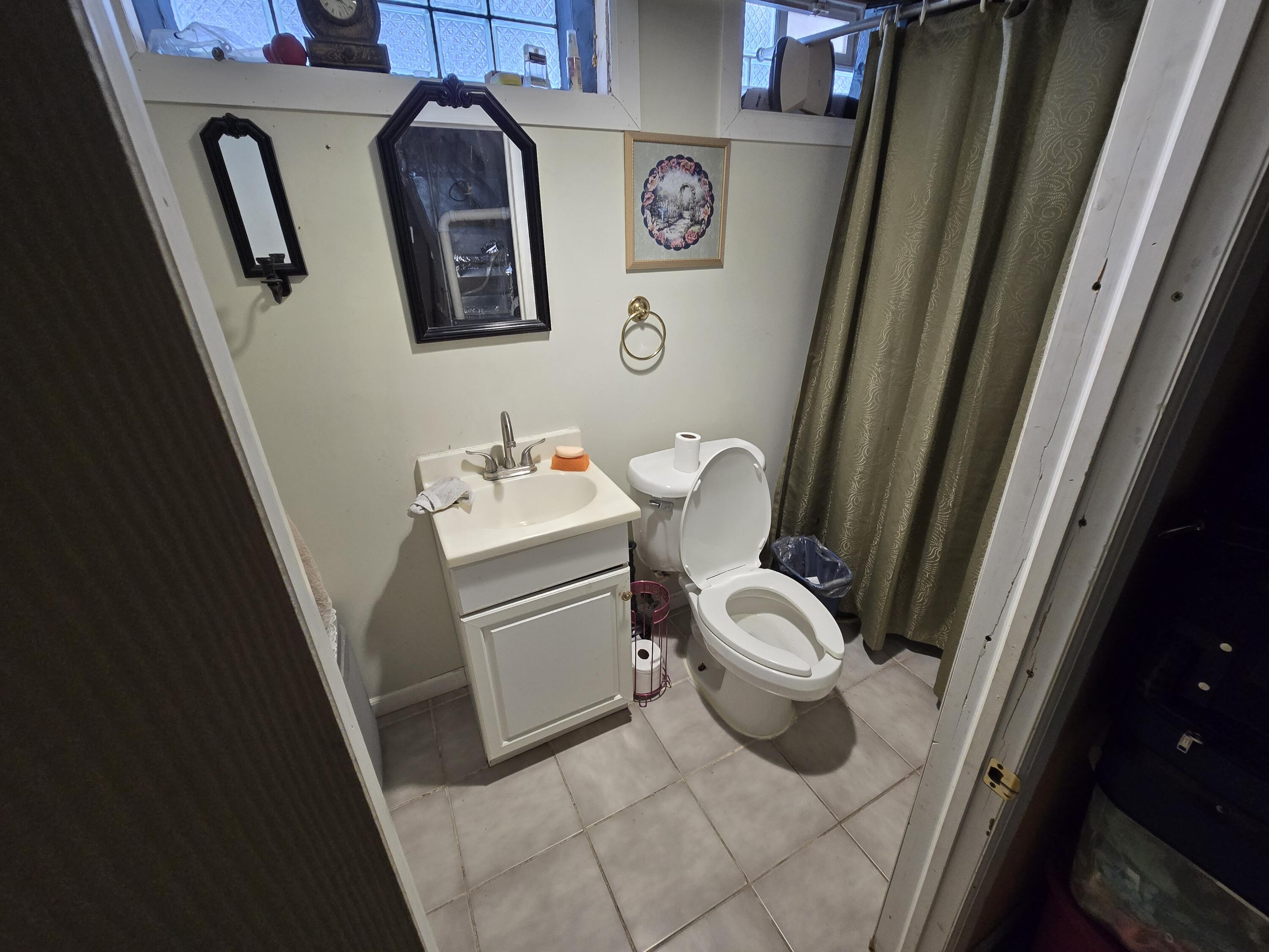 1970 South 33rd Street Milwaukee, WI 53215 - Photo 17 of 20 Lower Half Bathroom