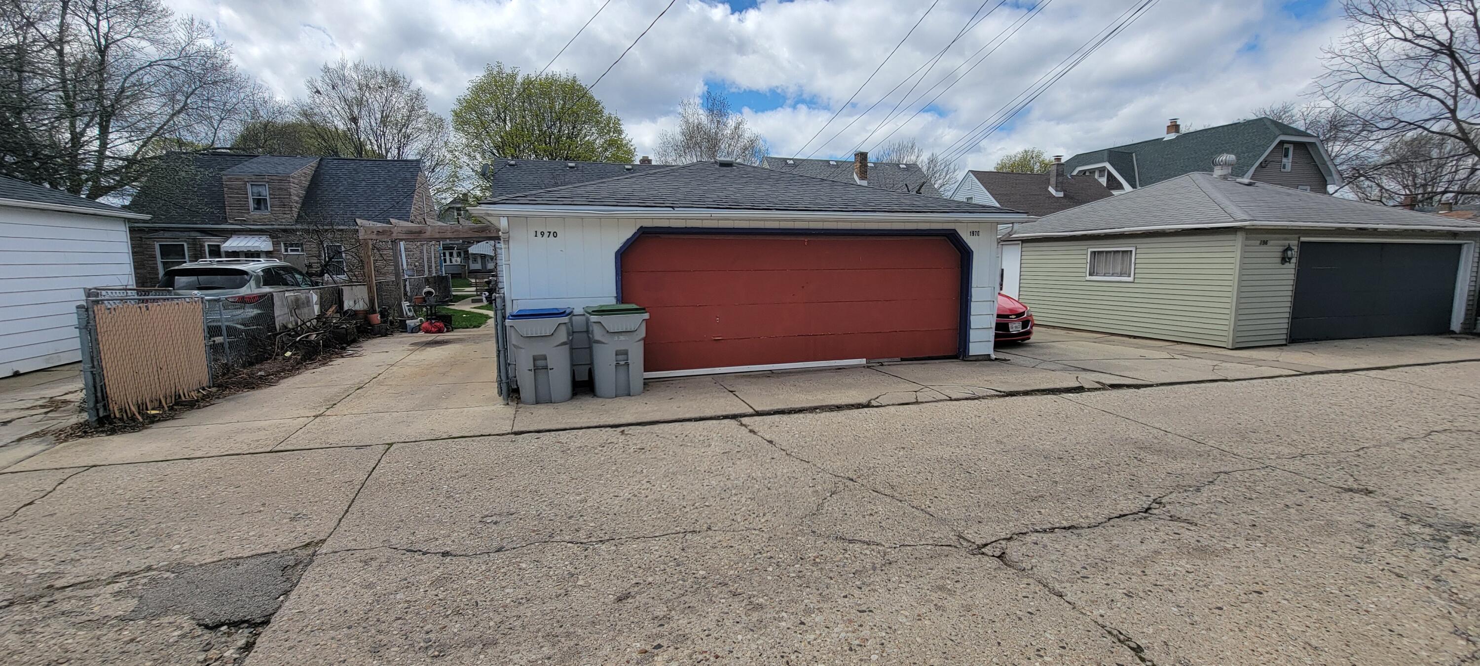 1970 South 33rd Street Milwaukee, WI 53215 - Photo 4 of 20 Garage