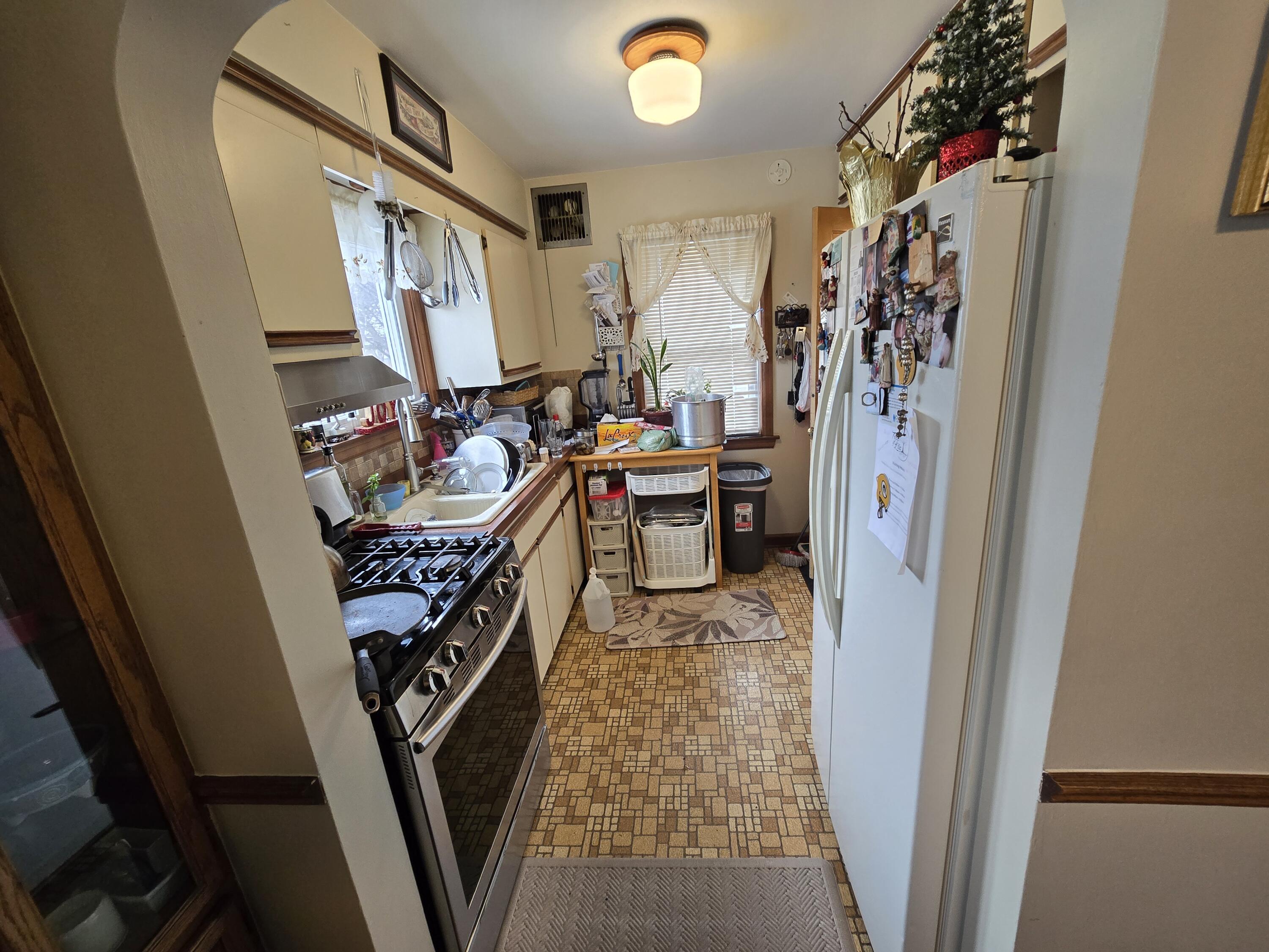 1970 South 33rd Street Milwaukee, WI 53215 - Photo 5 of 20 Kitchen