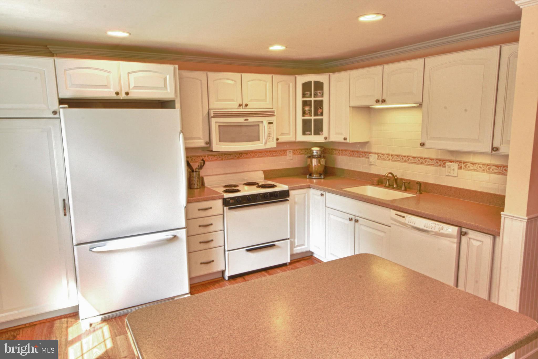 6234 Hillside Road Springfield, VA 22152 - Photo 3 of 18 Kitchen
