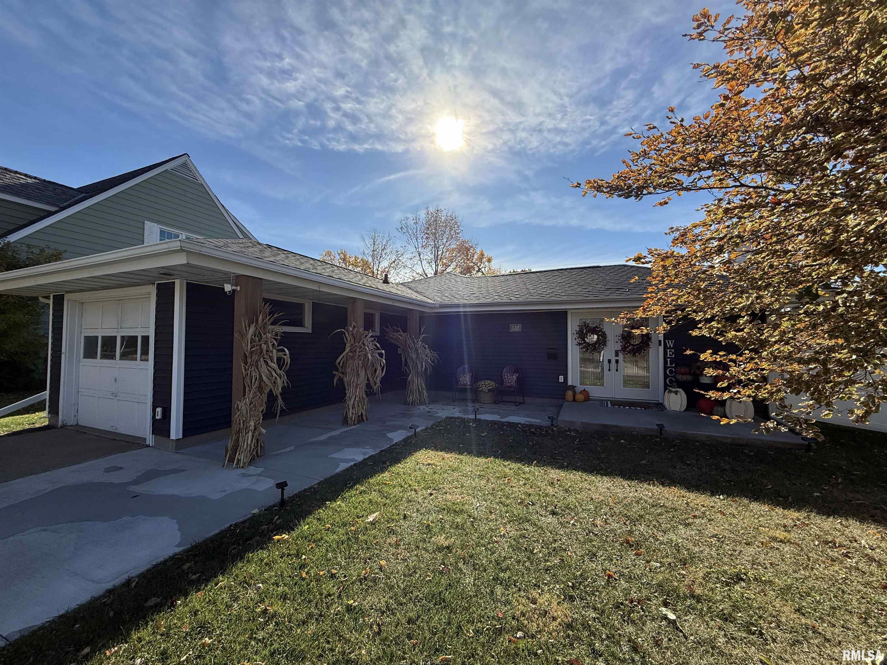 610 West Ridgemont Road Peoria, IL 61614 - Photo 1 of 42 Gallery Image 1