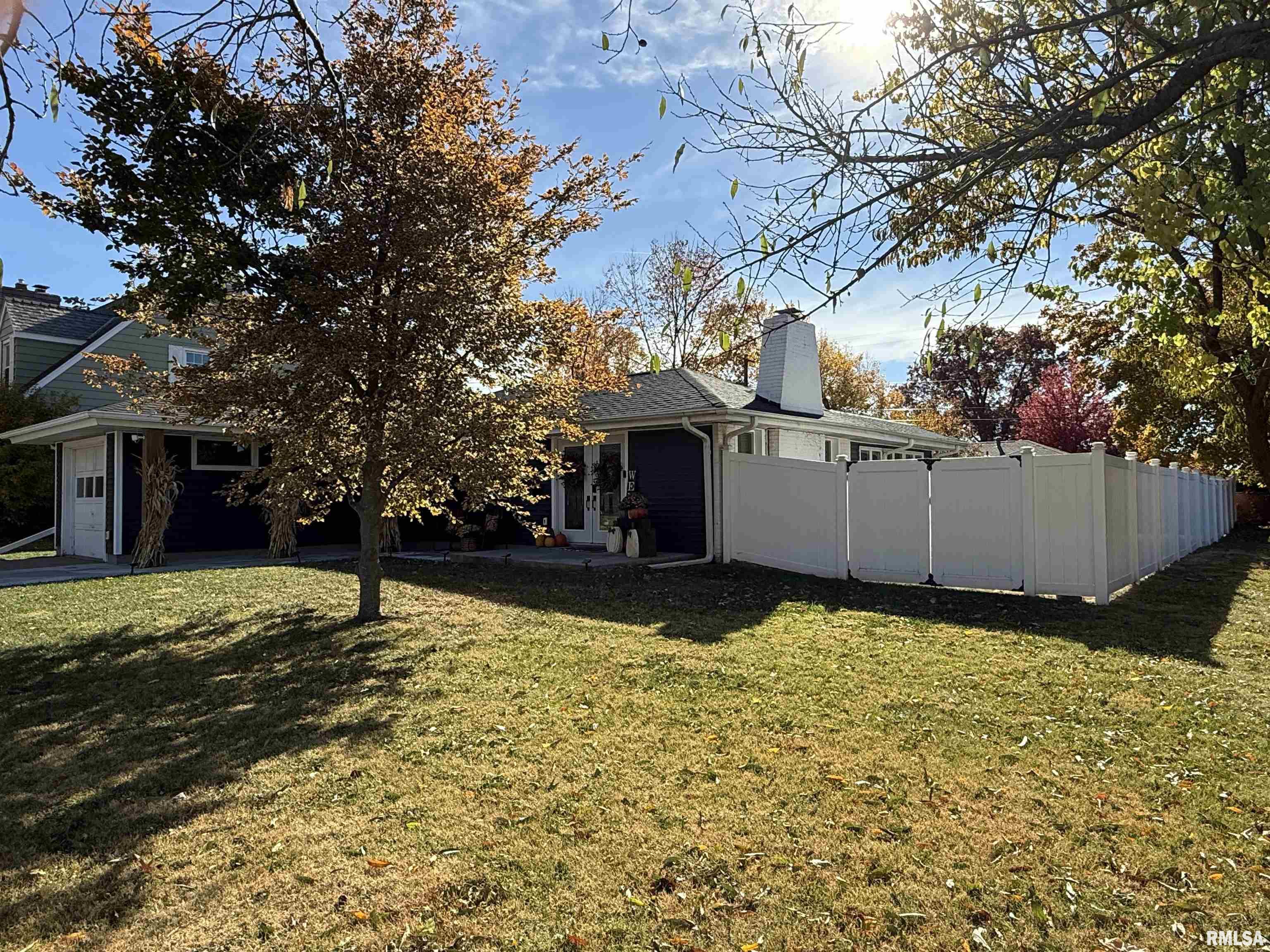 610 West Ridgemont Road Peoria, IL 61614 - Photo 3 of 42 Gallery Image 3