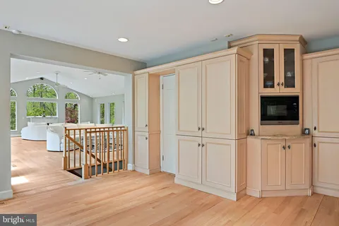 $1,829,000 | 951 Captain Hickory Drive, Great Falls, VA 22066