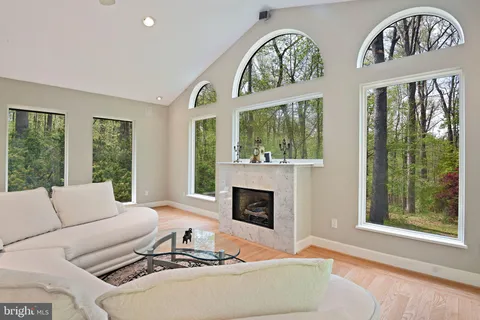$1,829,000 | 951 Captain Hickory Drive, Great Falls, VA 22066