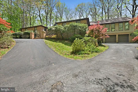 $1,829,000 | 951 Captain Hickory Drive, Great Falls, VA 22066