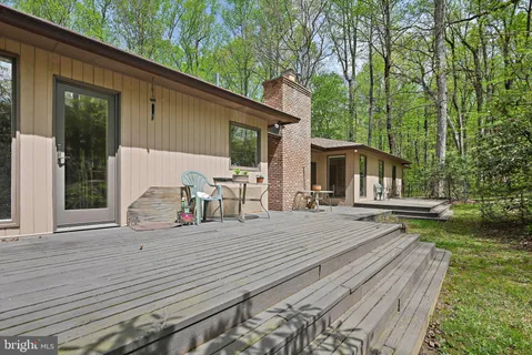 $1,829,000 | 951 Captain Hickory Drive, Great Falls, VA 22066