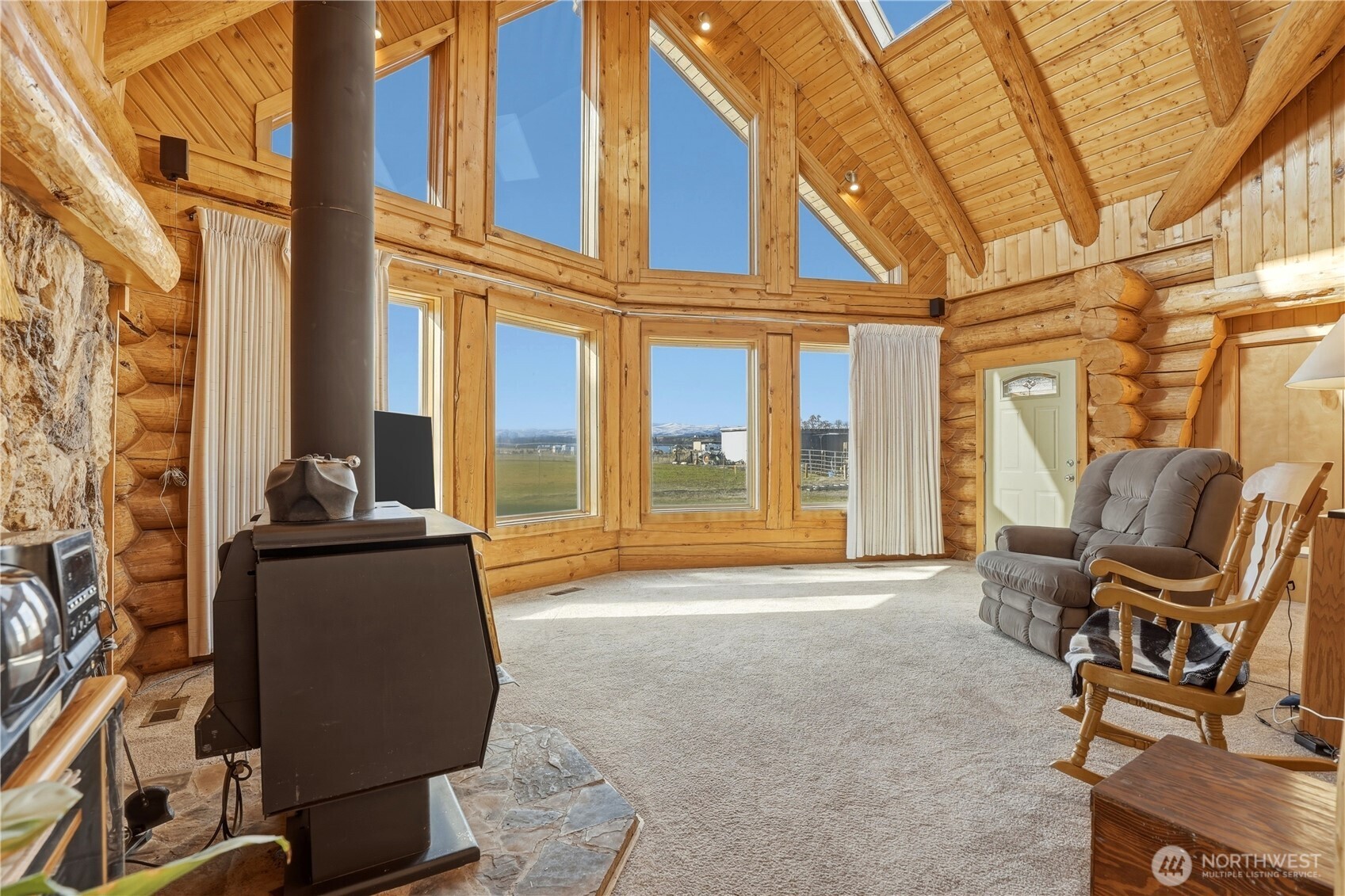14254 Rutherford Road Yakima, WA 98903 - Photo 4 of 40 a living room filled with furniture and large windows