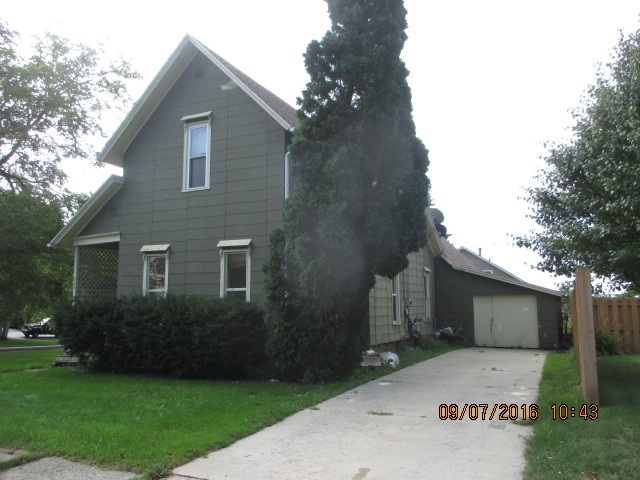 305 West Center Street Ithaca, MI 48847 - Photo 1 of 13 1823705.JPG