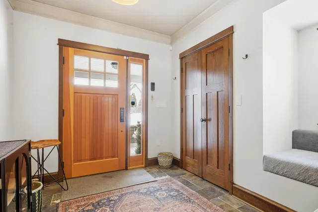 $4,195 | 241 Russell Avenue South, Minneapolis, MN 55405