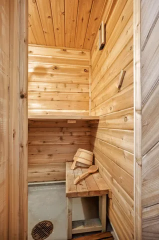 $4,195 | 241 Russell Avenue South, Minneapolis, MN 55405