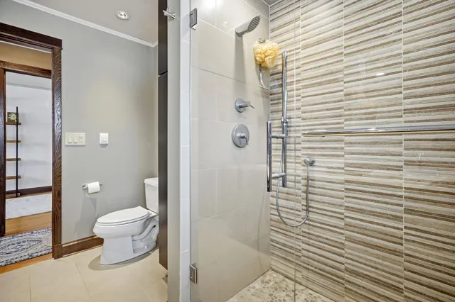 $4,195 | 241 Russell Avenue South, Minneapolis, MN 55405