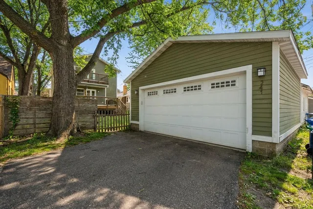 $4,195 | 241 Russell Avenue South, Minneapolis, MN 55405