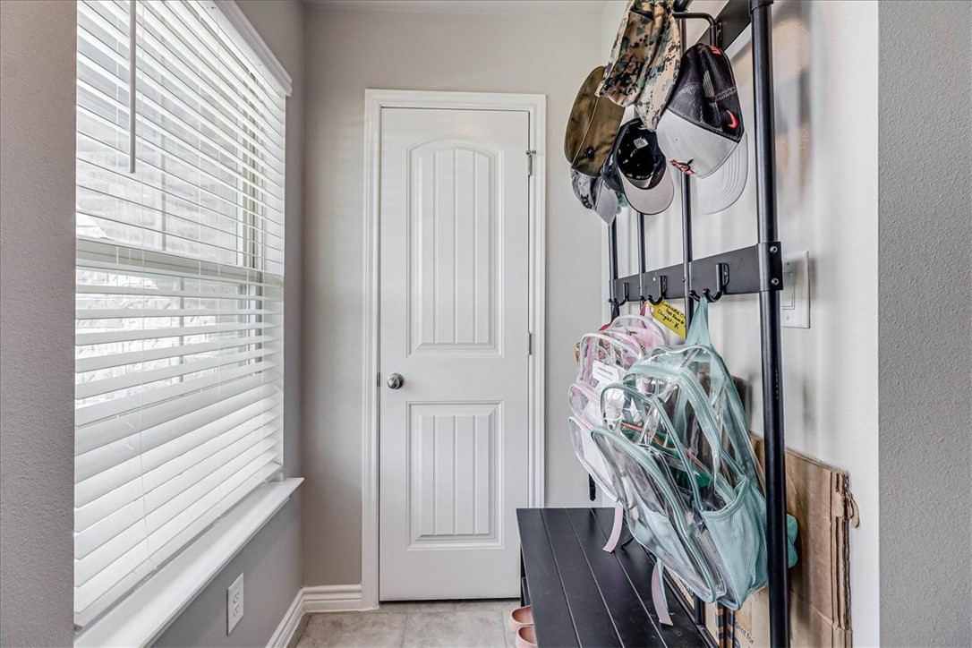 7630 Shadow Rider Lane Corpus Christi, TX 78414 - Photo 7 of 39 a view of small space