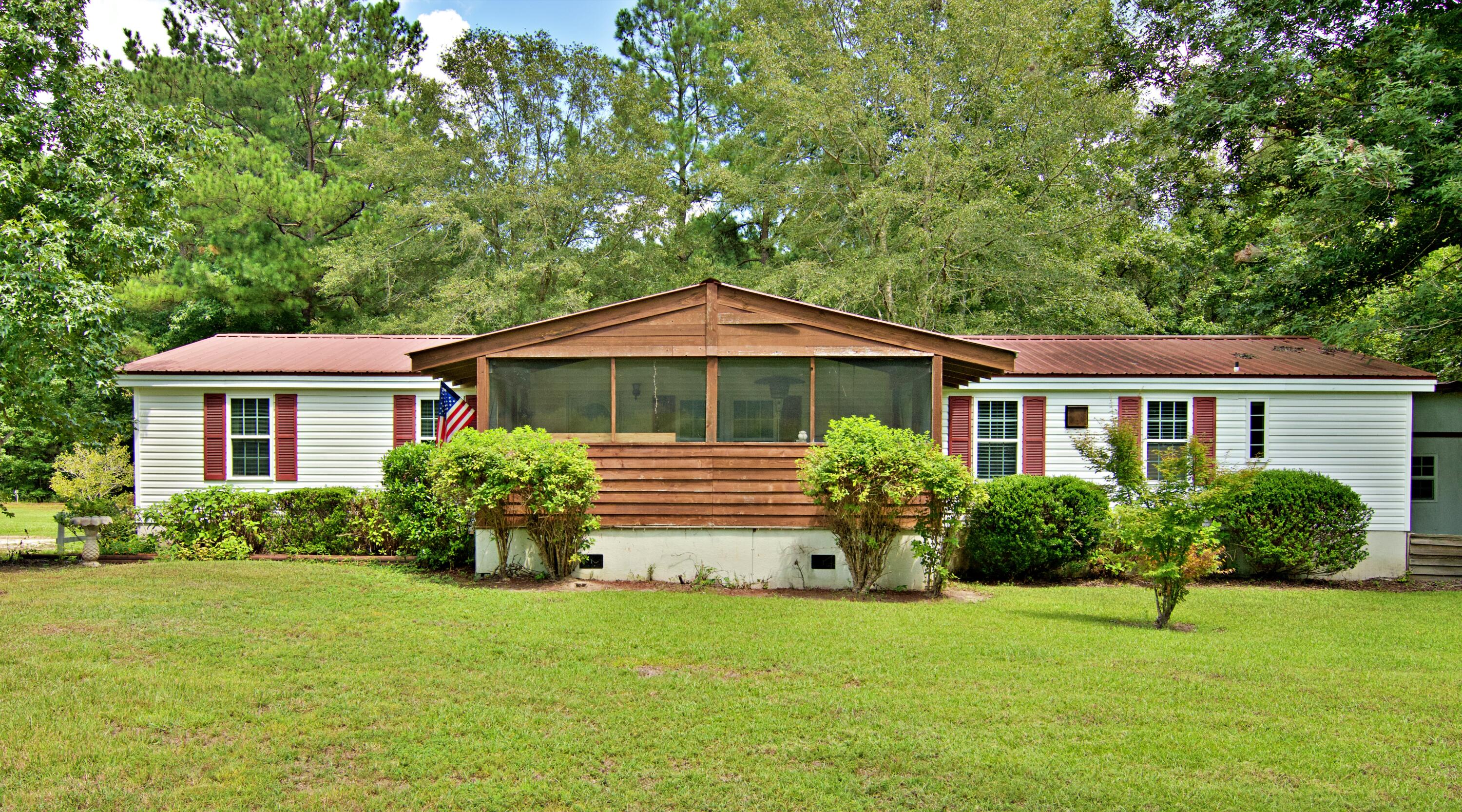 136 Tranquil Way Bonneau, SC 29431 - Photo 1 of 44 5