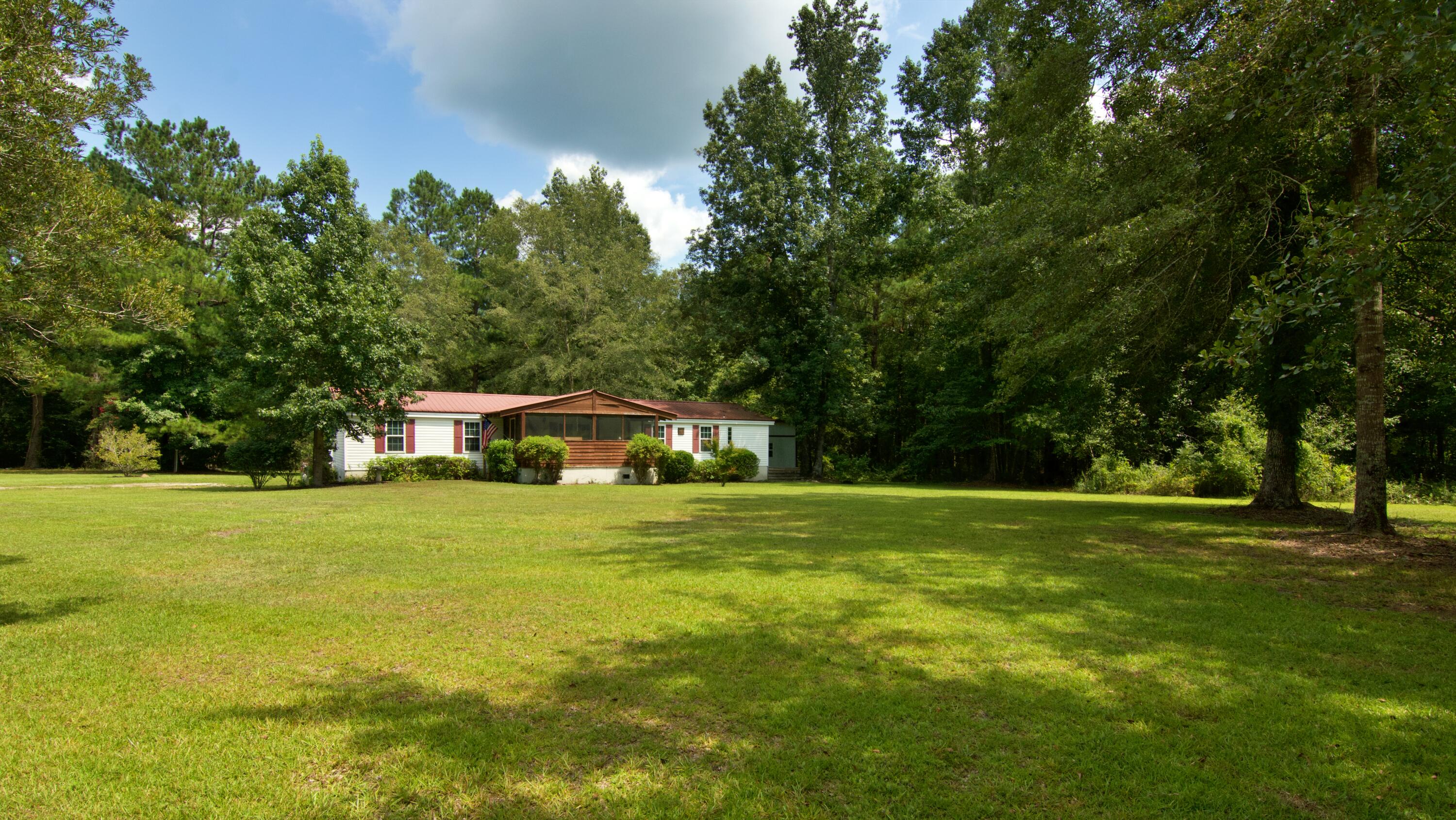 136 Tranquil Way Bonneau, SC 29431 - Photo 4 of 44 16
