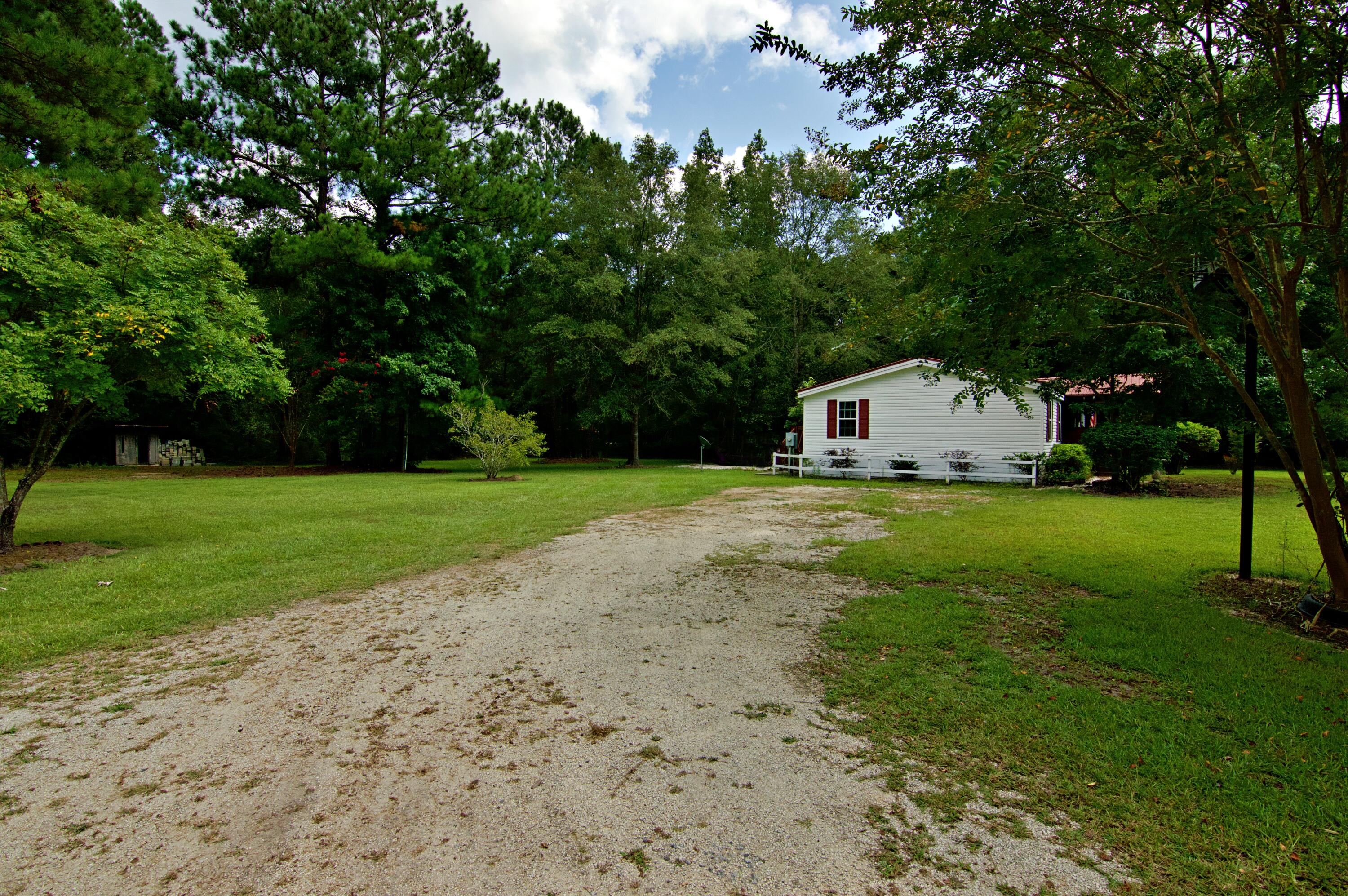 136 Tranquil Way Bonneau, SC 29431 - Photo 43 of 44 92