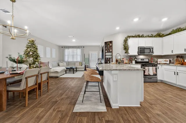 $1,995 | 301 Carolina Buckthorn Drive, Kyle, TX 78640