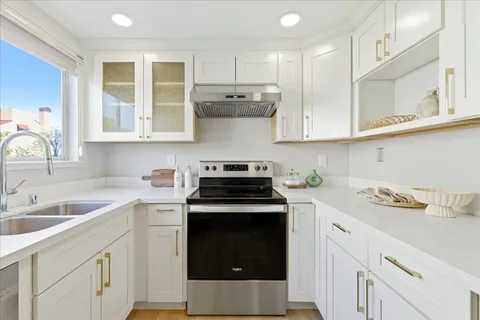 $1,190,000 | 219 Commons Lane, Foster City, CA 94404