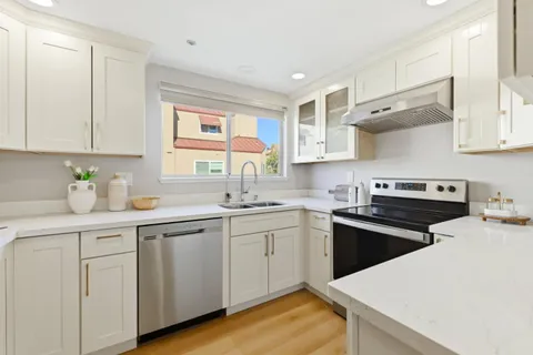 $1,190,000 | 219 Commons Lane, Foster City, CA 94404