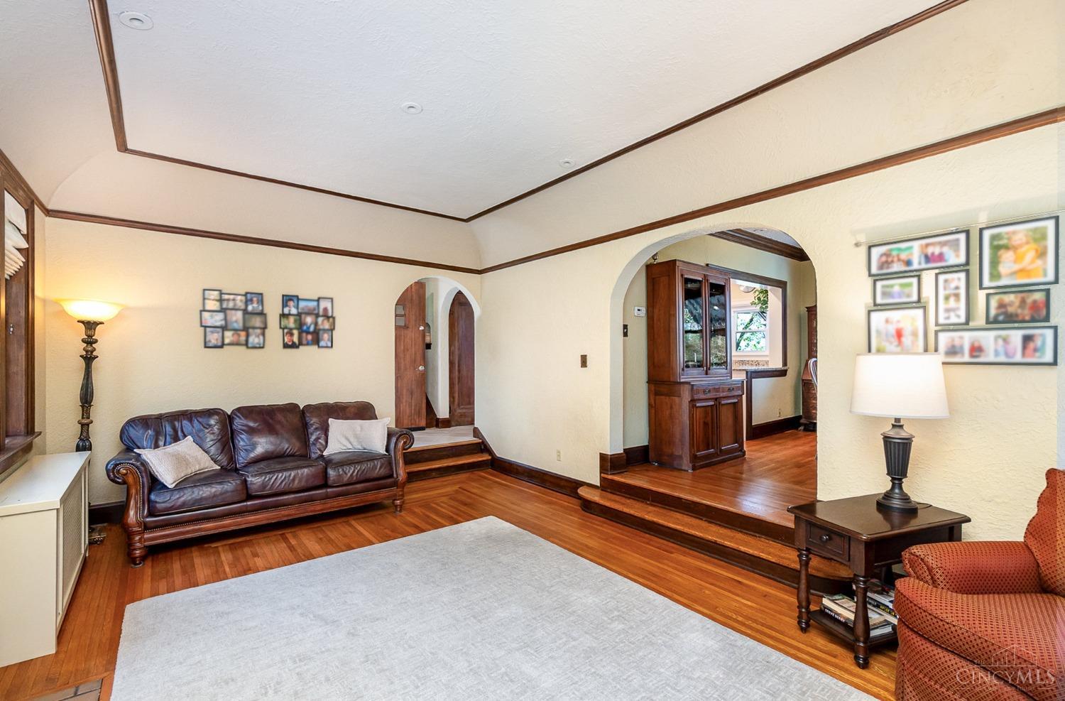 4311 Ridgeview Avenue Cincinnati, OH 45238 - Photo 5 of 30 Gallery Image 5