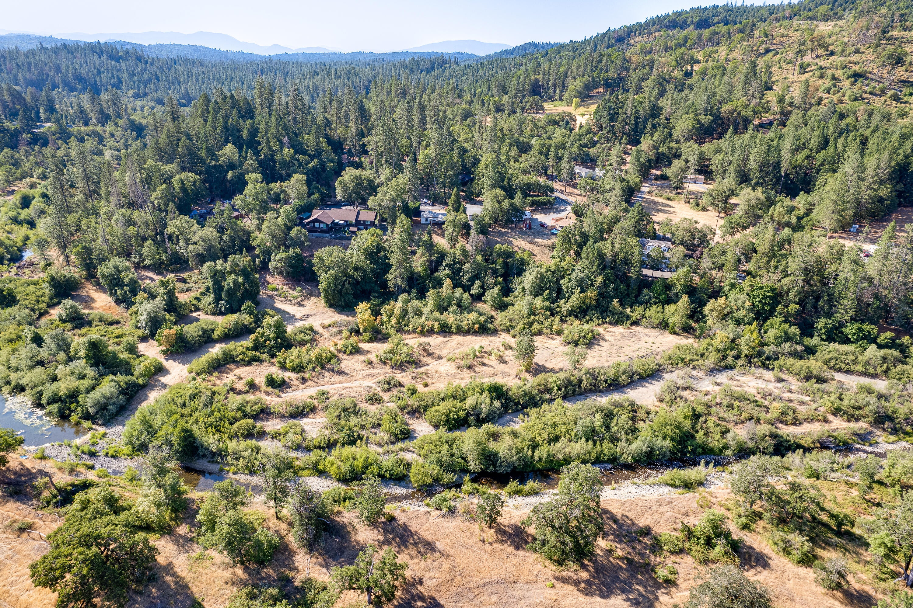 204 Lancelot Ln, Merlin, OR 97532