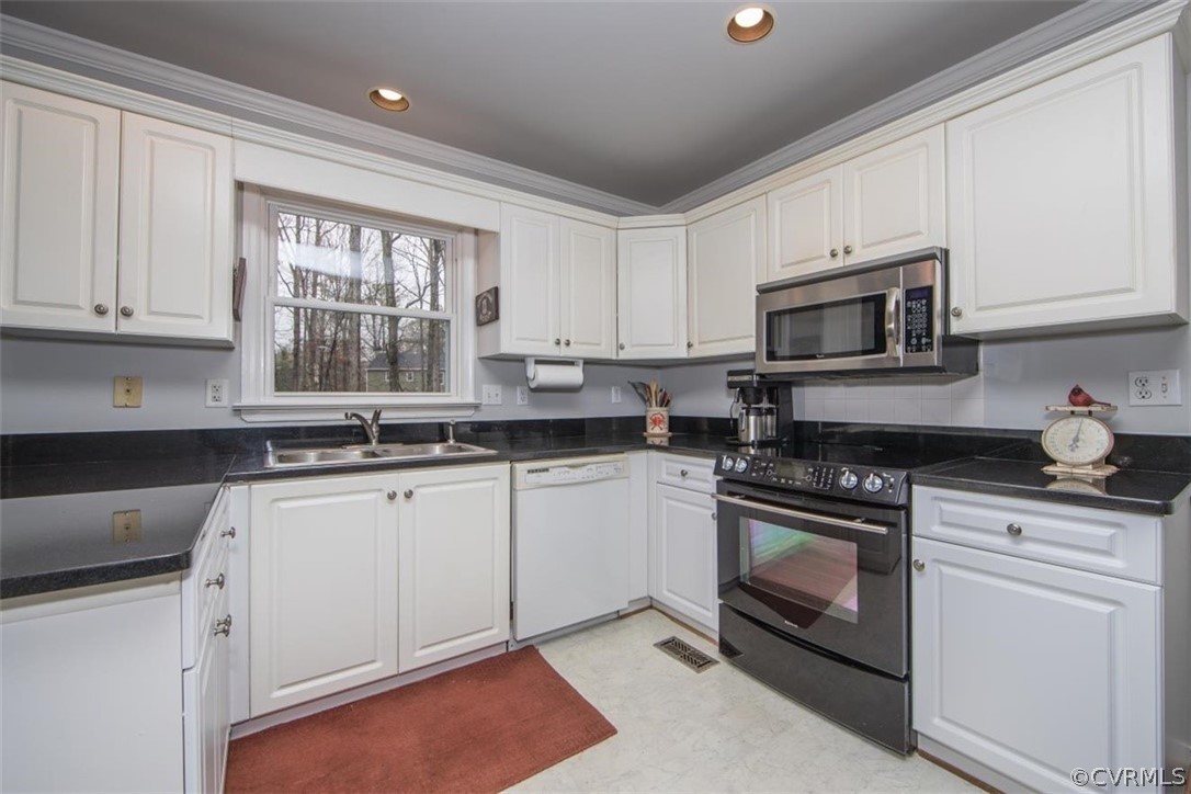 2300 Shadow Ridge Court Midlothian, VA 23112 - Photo 11 of 37