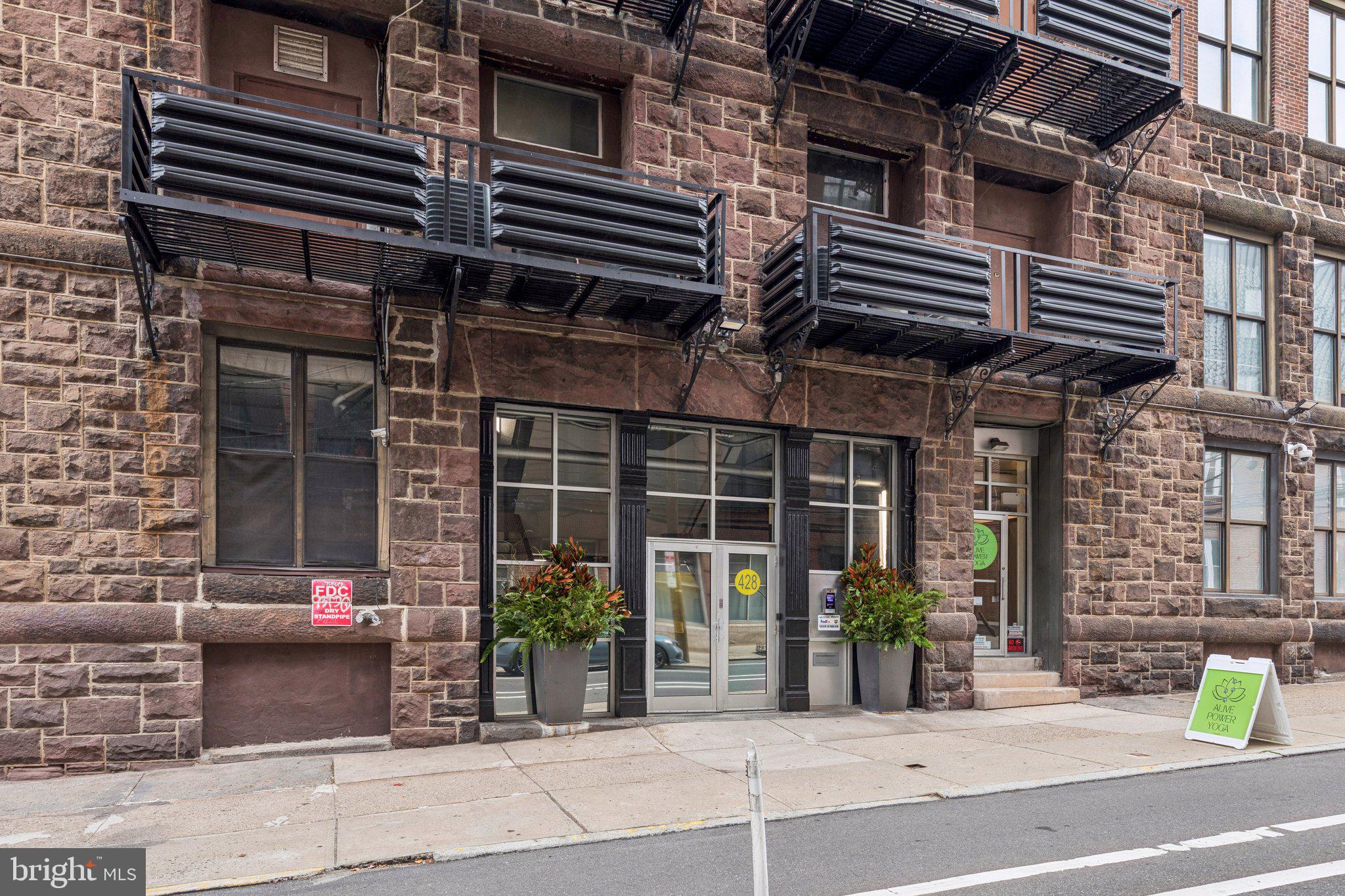 428 North 13th Street, Unit 3F Philadelphia, PA 19123 - Photo 45 of 48 front view of a building