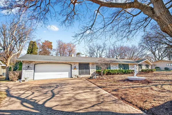 $599,900 | 2901 Grandview Boulevard, Madison, WI 53713