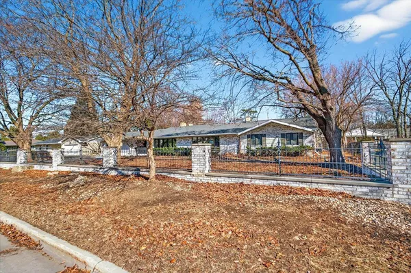 $599,900 | 2901 Grandview Boulevard, Madison, WI 53713