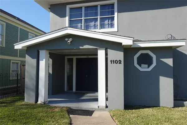$1,700 | 1102 Winnie Street, Unit A, Galveston, TX 77550
