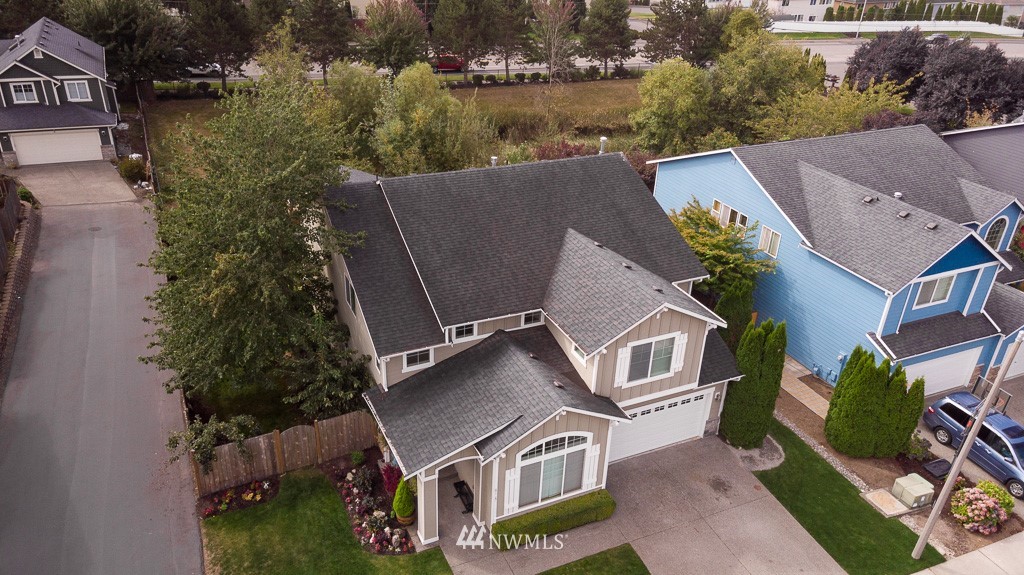 6113 Northeast 4th Place Renton, WA 98059 - Photo 3 of 31