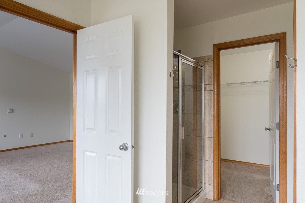 6113 Northeast 4th Place Renton, WA 98059 - Photo 22 of 31
