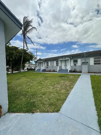 $1,350 | 17 Detroit Street, Unit 4, Lake Worth, FL 33461