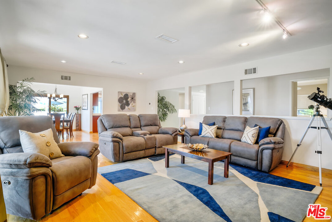 27515 Rainbow Ridge Road Palos Verdes Peninsula, CA 90274 - Photo 11 of 50 Gallery Image 11