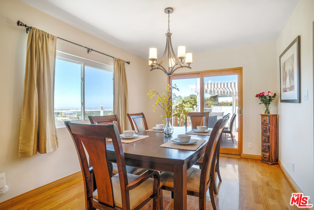 27515 Rainbow Ridge Road Palos Verdes Peninsula, CA 90274 - Photo 13 of 50 Gallery Image 13