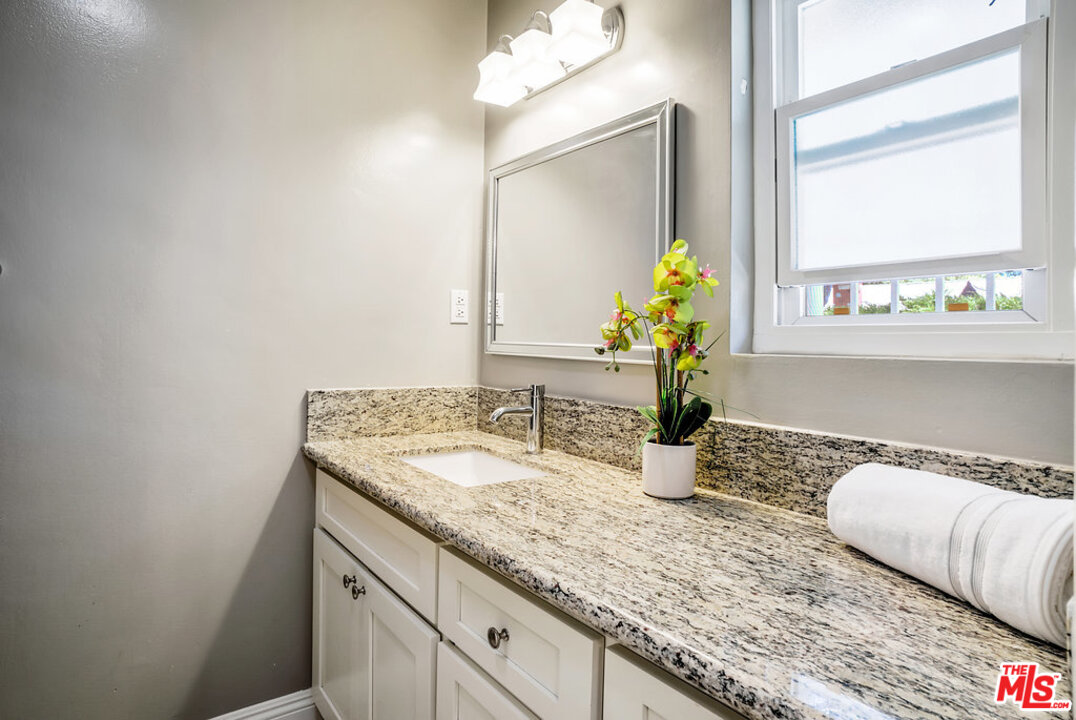 27515 Rainbow Ridge Road Palos Verdes Peninsula, CA 90274 - Photo 32 of 50 Gallery Image 32