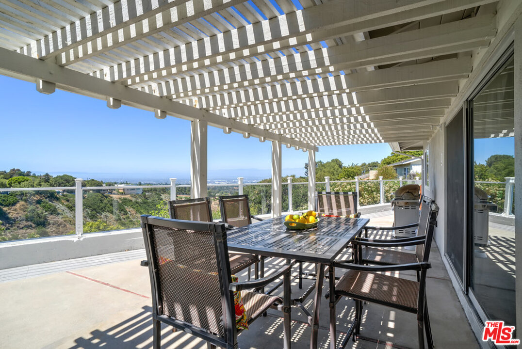 27515 Rainbow Ridge Road Palos Verdes Peninsula, CA 90274 - Photo 38 of 50 Gallery Image 38