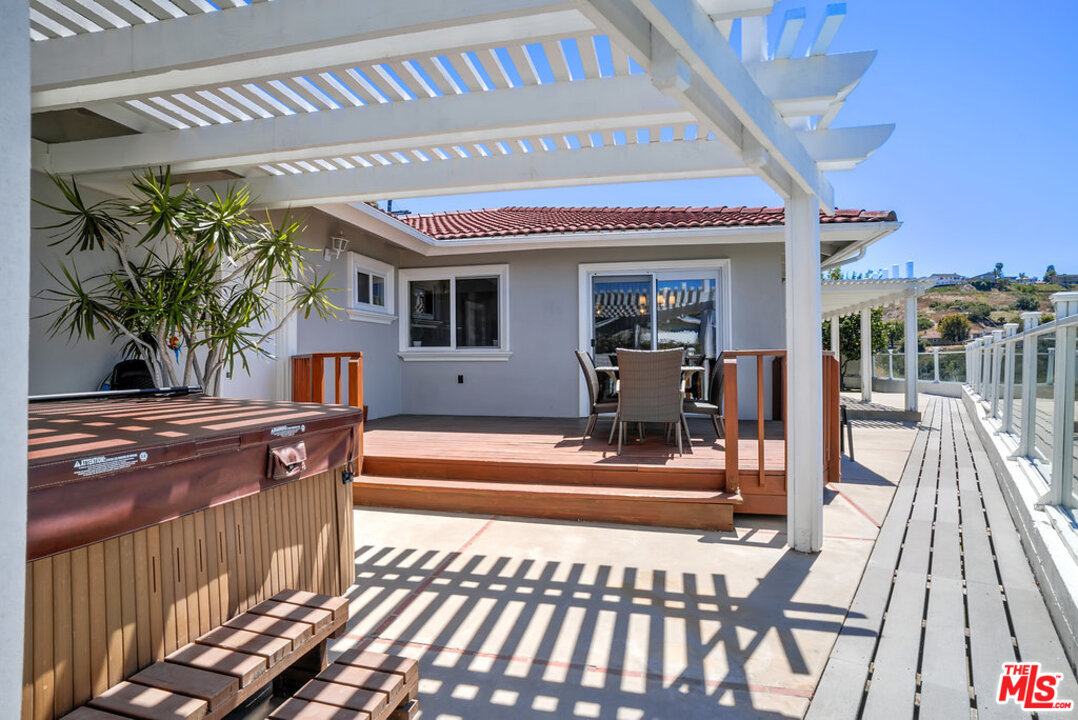 27515 Rainbow Ridge Road Palos Verdes Peninsula, CA 90274 - Photo 41 of 50 Gallery Image 41
