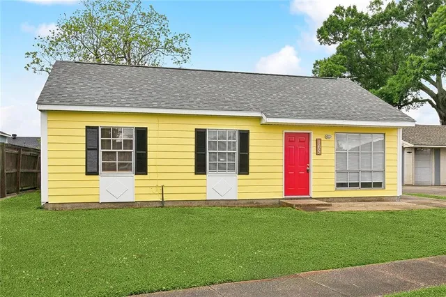 $149,900 | 165 Rosalie Drive, Avondale, LA 70094