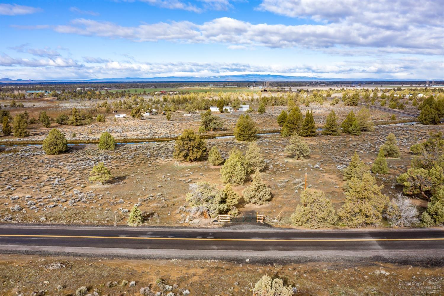 25965 Walker Road Bend, OR 97701 - Photo 8 of 13 Gallery Image 8