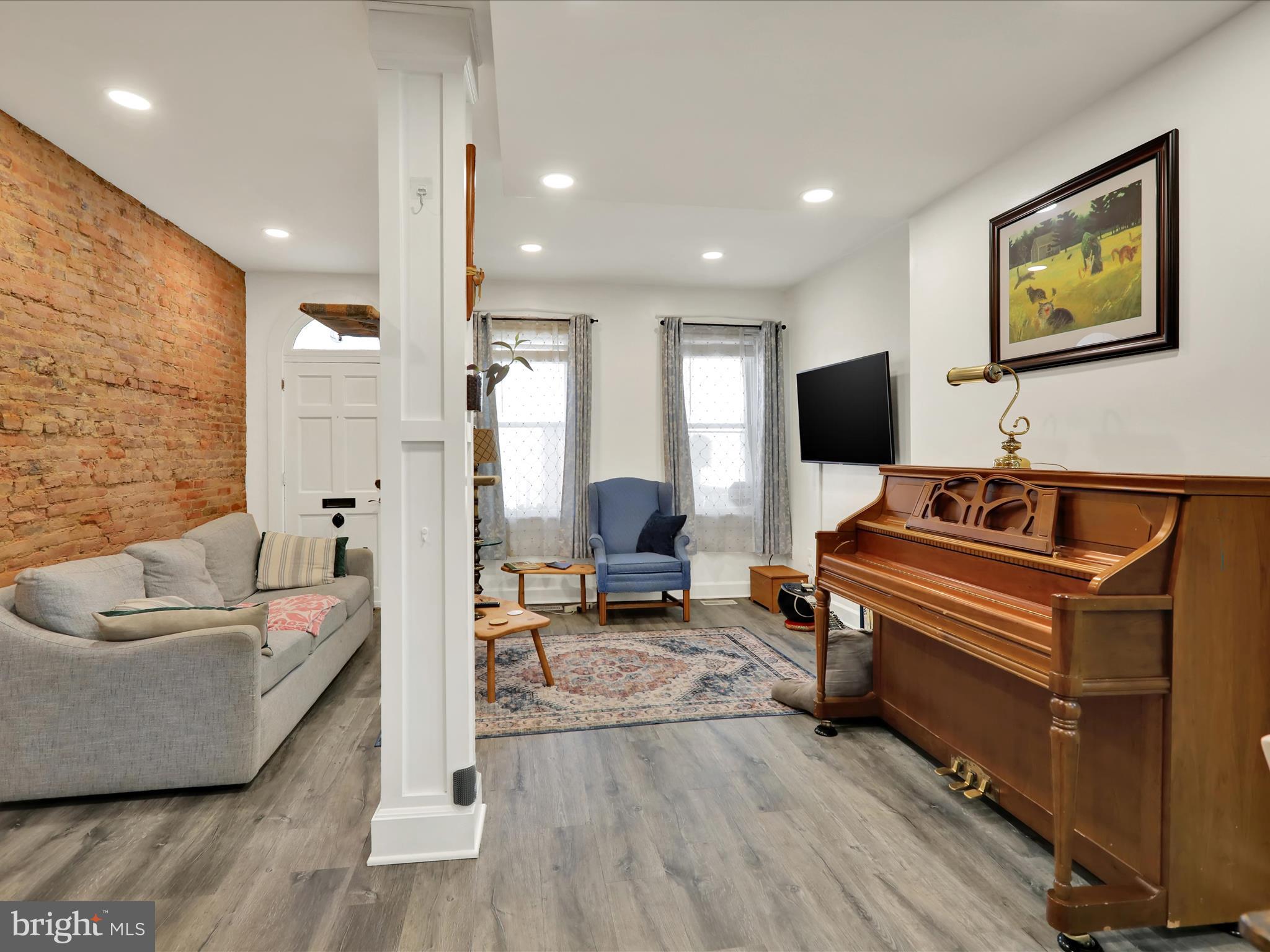 618 High Street Lancaster, PA 17603 - Photo 4 of 35 360_8986