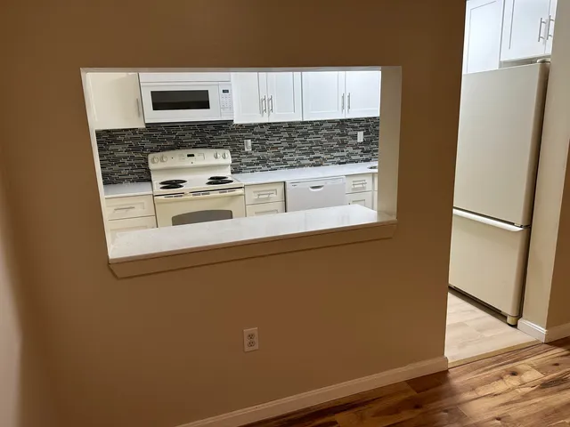 $2,000 | 113 Cluff Crossing Road, Unit 11, Salem, NH 03079