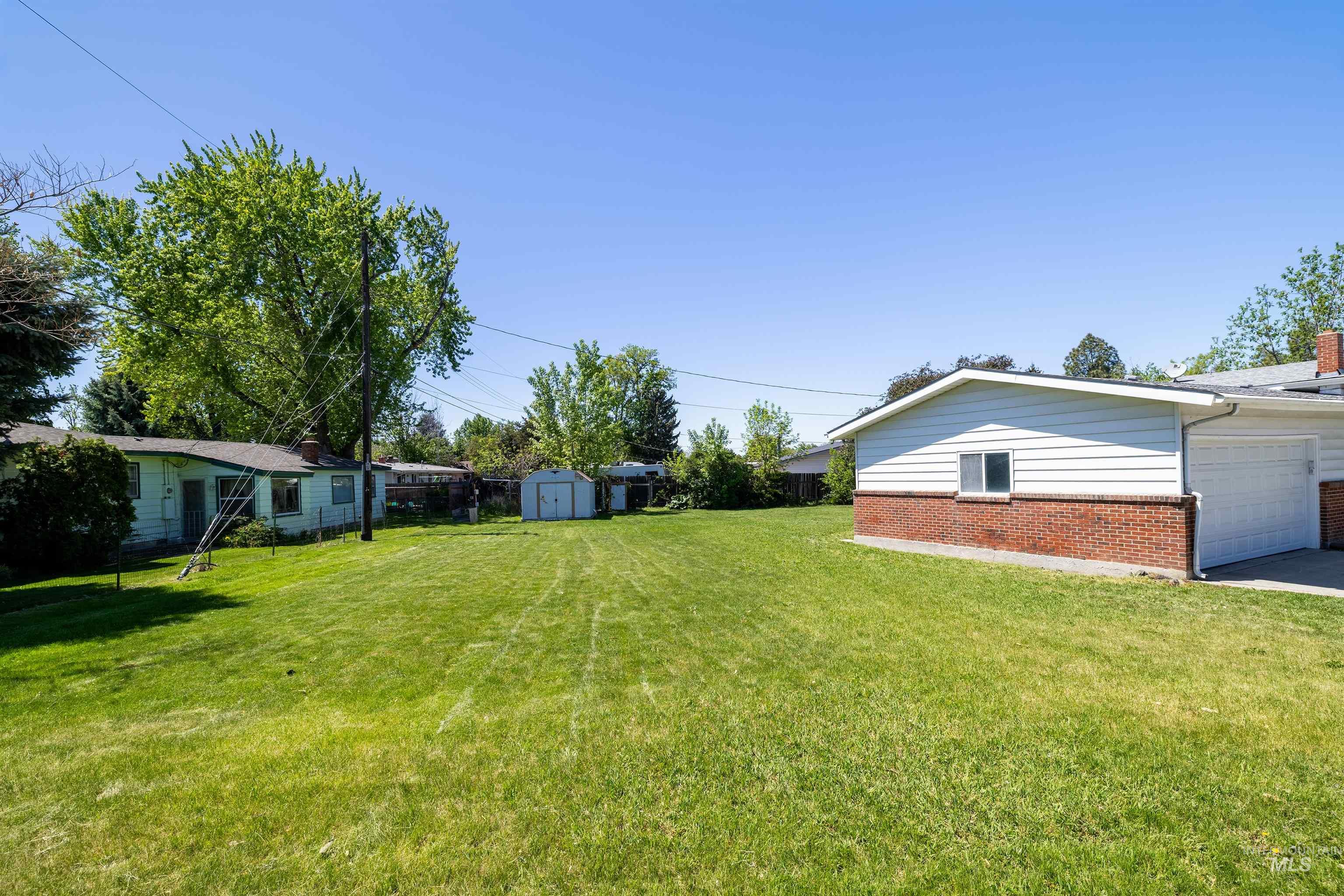 1811 North Maple Grove Road Boise, ID 83704 - Photo 26 of 33