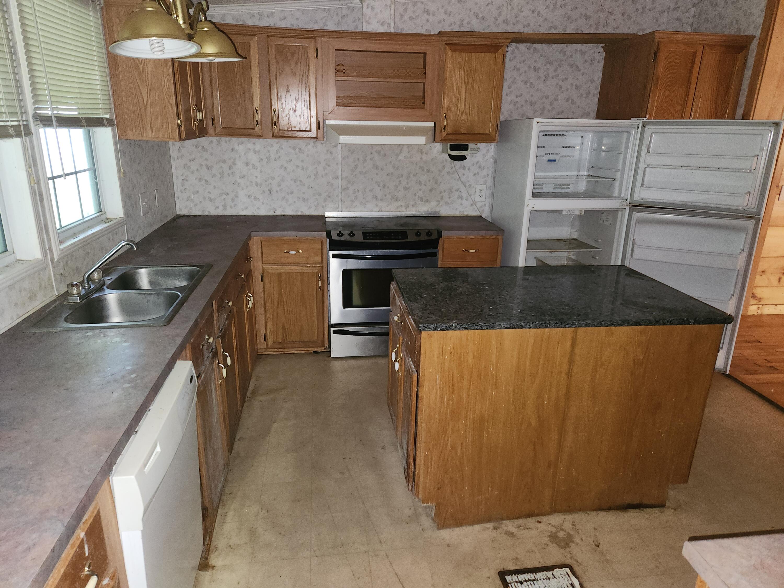 108 Lane Miller Road Trade, TN 37691 - Photo 8 of 17 20230915_100917