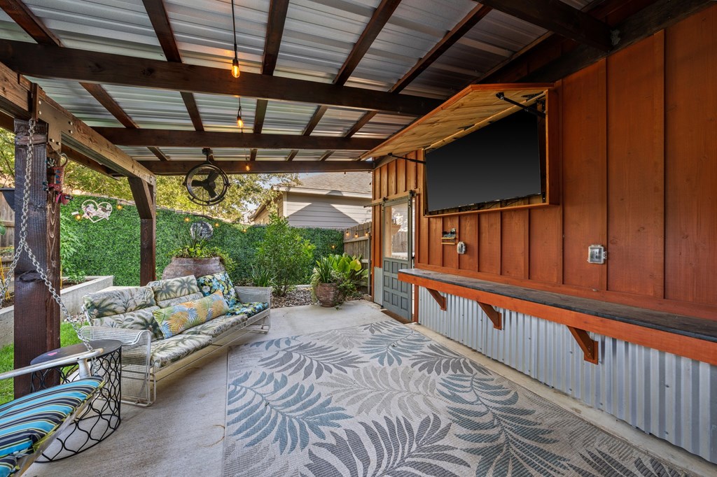 116 Jasper Lane North Kerrville, TX 78028 - Photo 18 of 27 a outdoor space with furniture