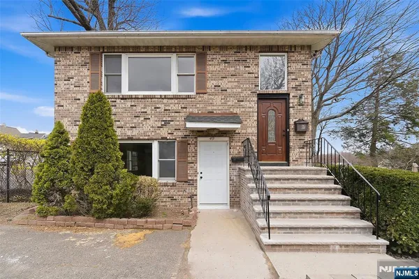$3,850 | 49 East Pleasant Avenue, Unit 1, Maywood, NJ 07607