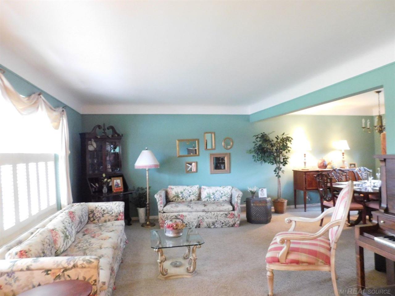 1091 Canterbury Road Grosse Pointe Woods, MI 48236 - Photo 2 of 26