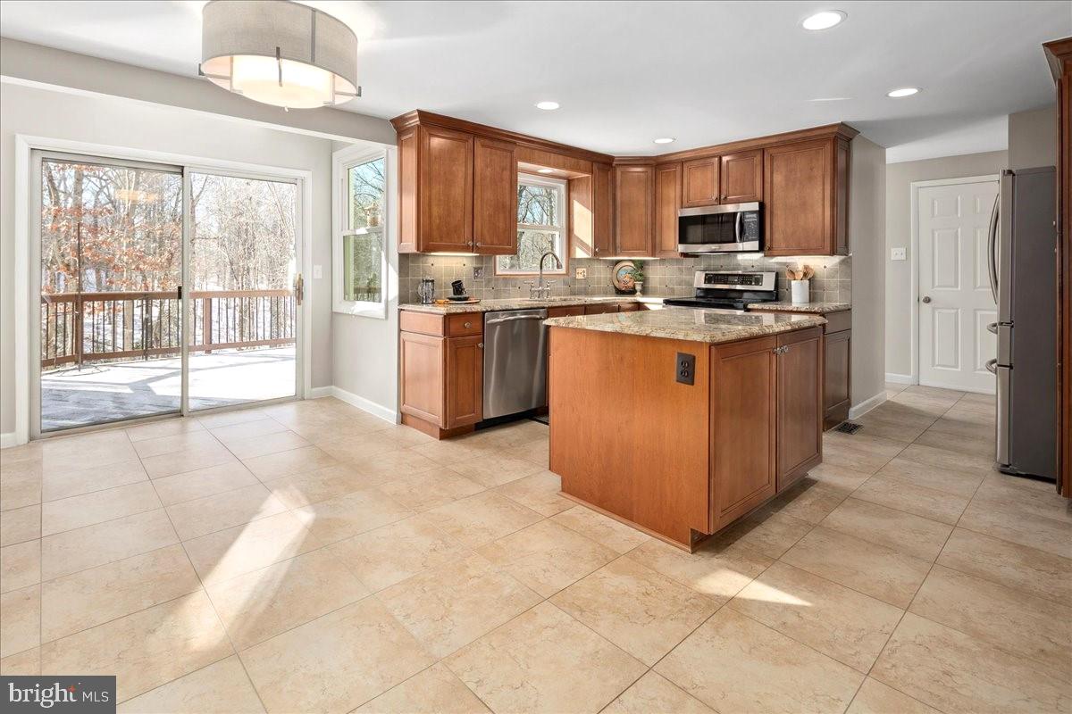 8218 Rushing Creek Drive Springfield, VA 22153 - Photo 20 of 94 Gallery Image 20