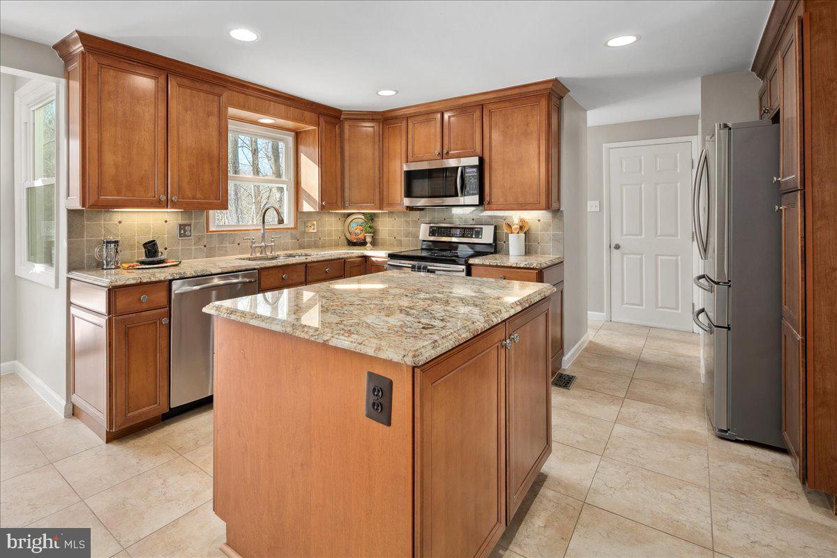8218 Rushing Creek Drive Springfield, VA 22153 - Photo 23 of 94 Gallery Image 23
